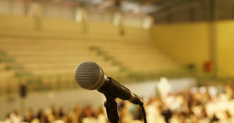 Microfono per comunicazione e media